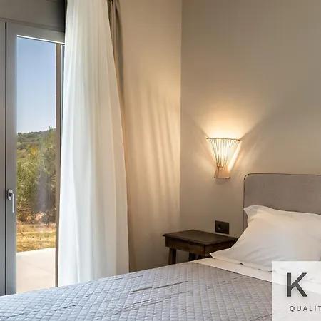 βιλα ελευθερία με ιδιωτικη πισινα 5 λεπτα απο το αργοστολι