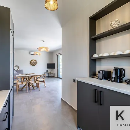 아파트 βιλα ελευθερία με ιδιωτικη πισινα 5 λεπτα απο το αργοστολι