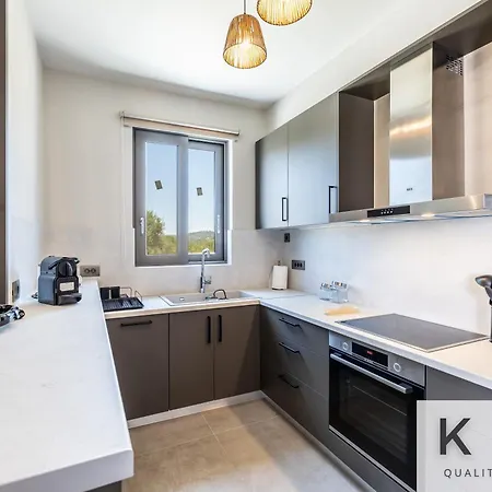 βιλα ελευθερία με ιδιωτικη πισινα 5 λεπτα απο το αργοστολι * 아르고스톨리온