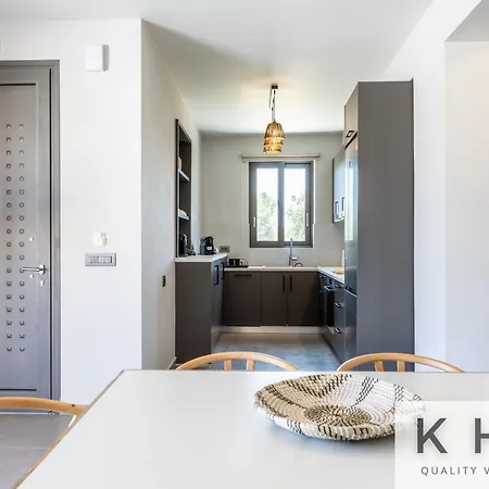 βιλα ελευθερία με ιδιωτικη πισινα 5 λεπτα απο το αργοστολι *