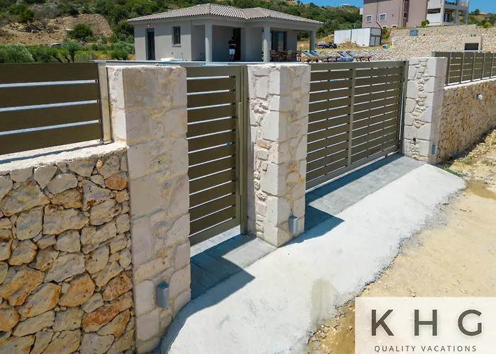 βιλα ελευθερία με ιδιωτικη πισινα 5 λεπτα απο το αργοστολι דירה